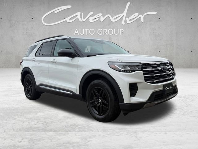 Used 2025 Ford Explorer Active RWD image 2