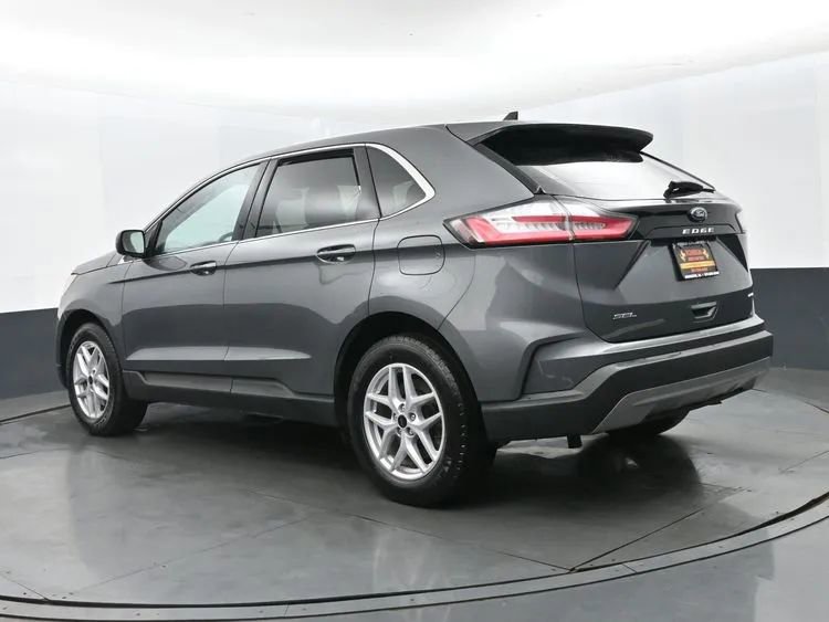 Used 2024 Ford Edge SEL image 9