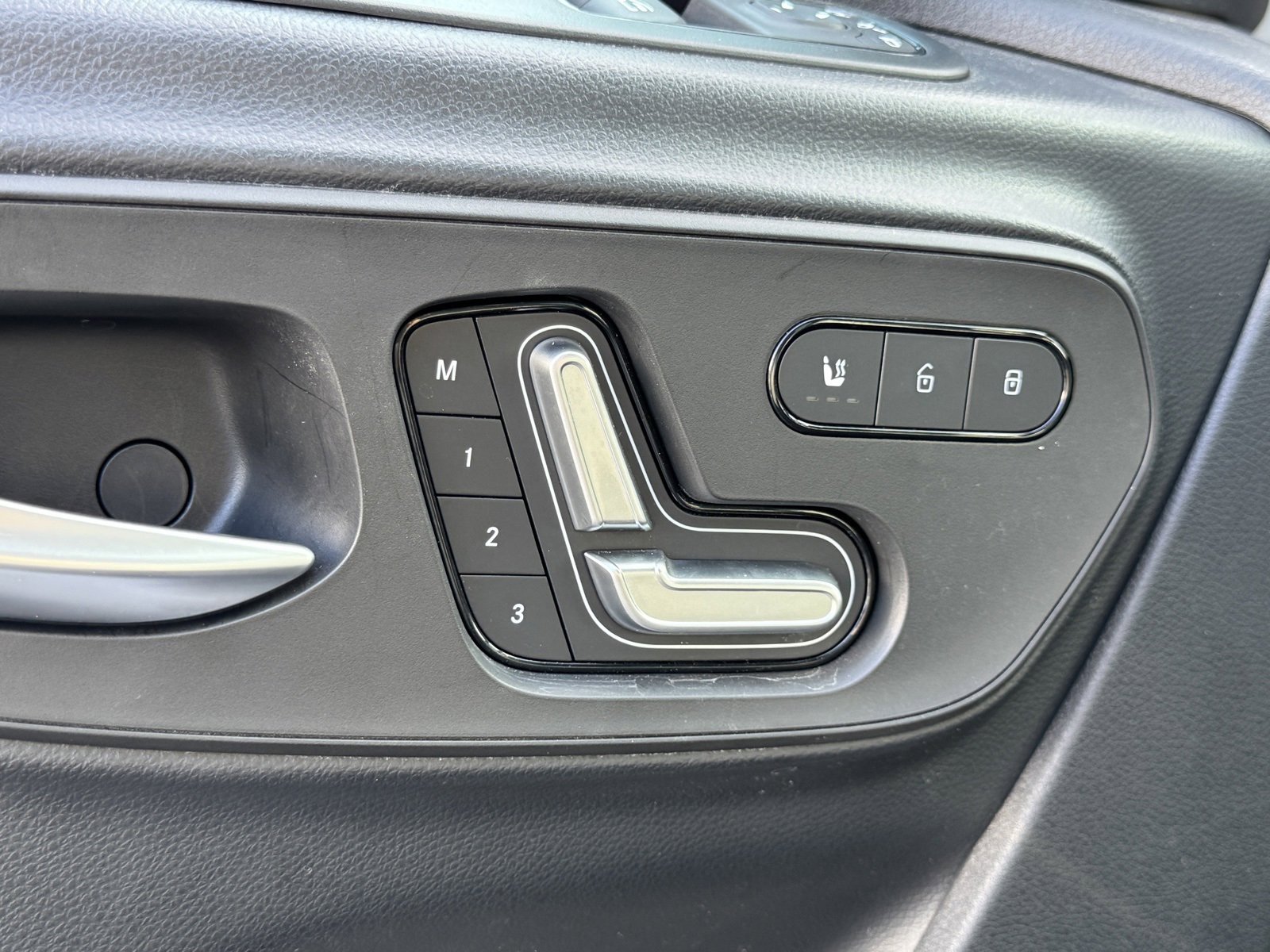 Used 2023 Mercedes-Benz Sprinter 2500 image 24