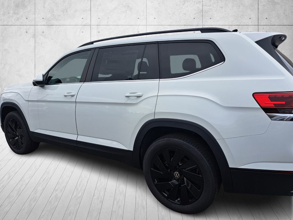 Used 2025 Volkswagen Atlas SE image 7