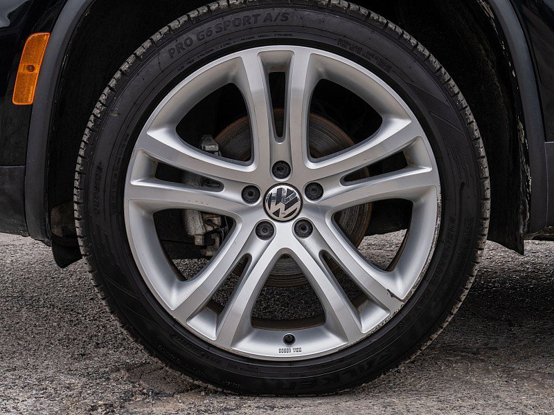 Used 2016 Volkswagen Tiguan SEL image 33