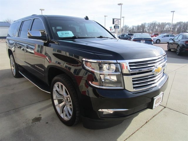 Used 2017 Chevrolet Suburban Premier AWD/4WD image 5