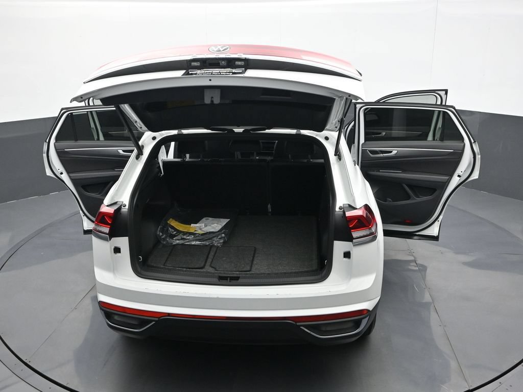 Used 2024 Volkswagen Atlas Cross Sport SE FWD image 27
