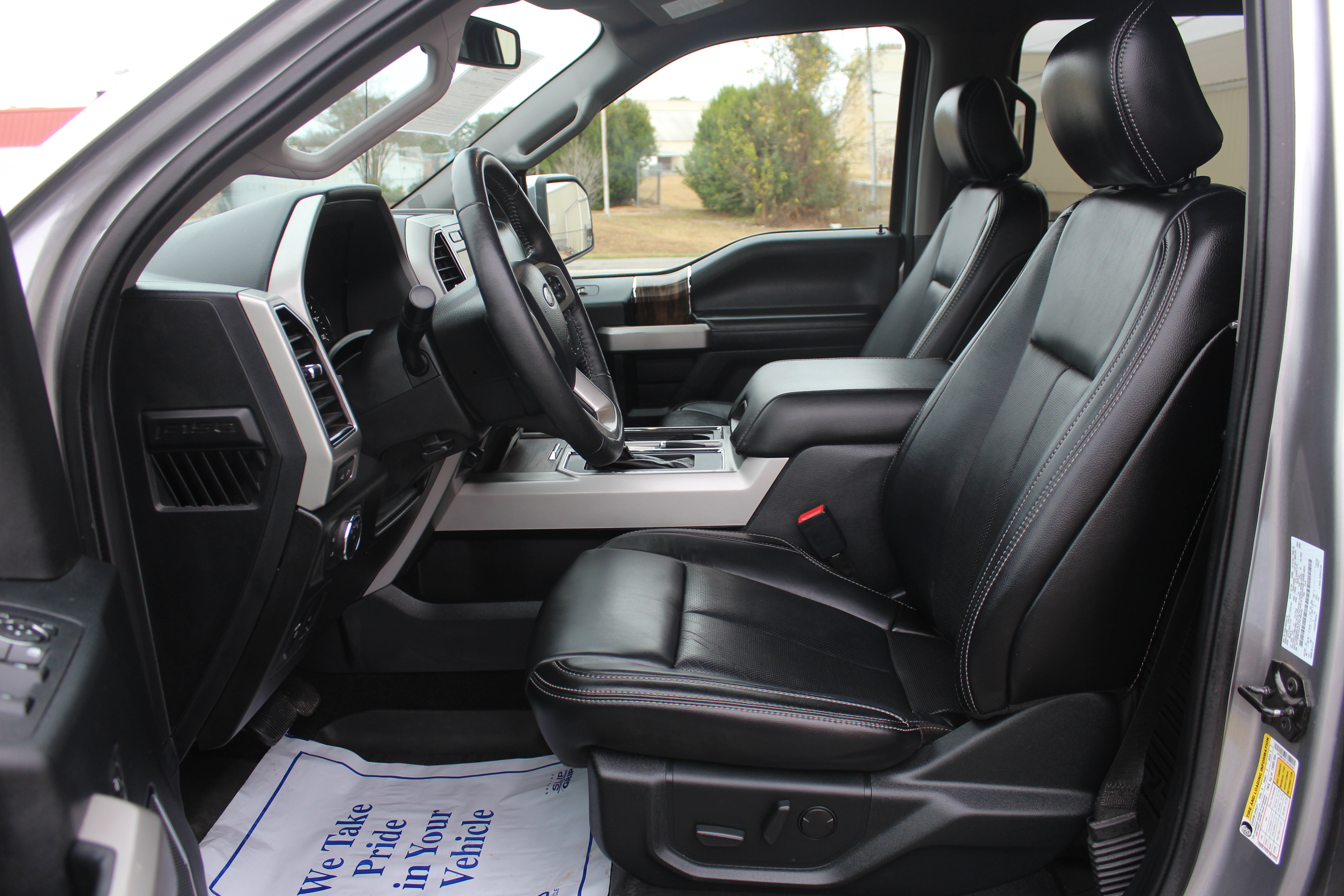Used 2020 Ford F150 Lariat image 27