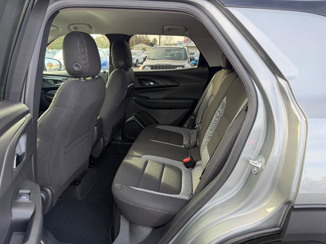 Used 2025 Chevrolet TrailBlazer LT w/ LT Cold Weather Package image 9