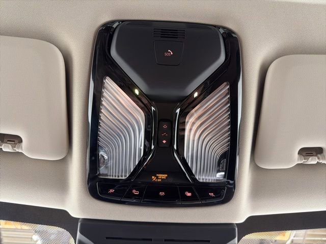 Used 2025 BMW X7 xDrive40i w/ Parking Assistance Package image 32