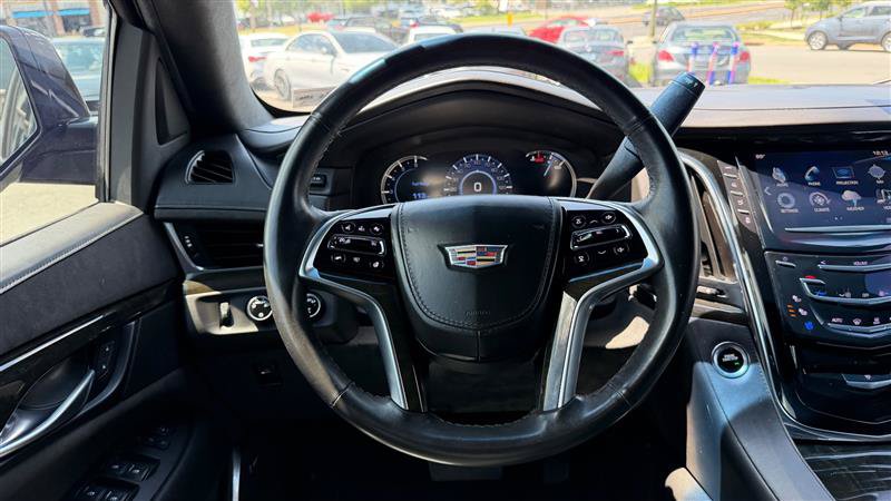 Used 2017 Cadillac Escalade Platinum AWD/4WD image 32