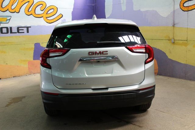 Used 2022 GMC Terrain SLE image 6