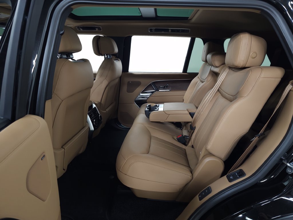 New 2026 Land Rover Range Rover Long Wheelbase SE AWD/4WD image 38