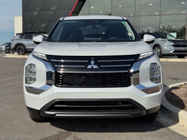New 2026 Mitsubishi Outlander ES image 5