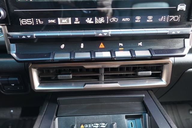 Used 2024 GMC Hummer EV 3X w/ LPO, Illumination Package image 55