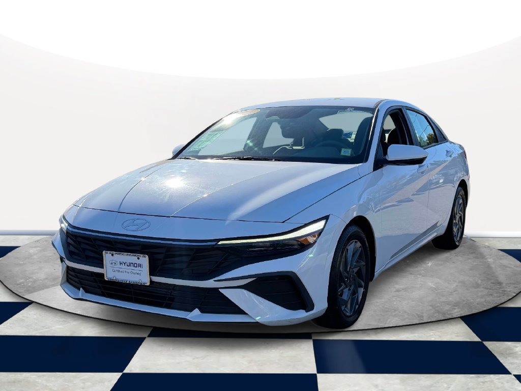 Certified 2024 Hyundai Elantra SEL FWD image 2