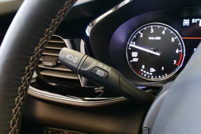 Used 2023 Buick Envision Avenir image 28