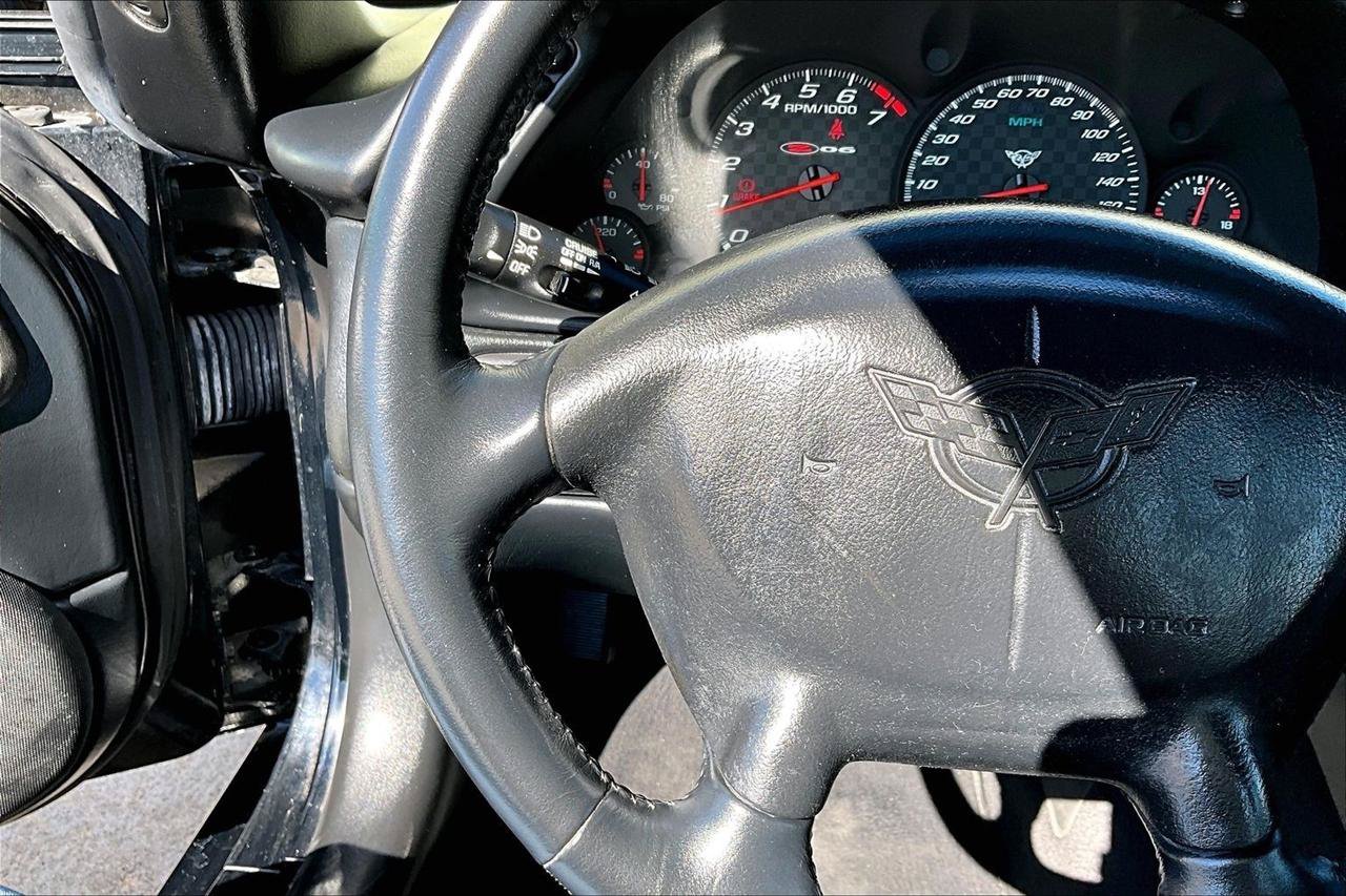Used 2002 Chevrolet Corvette Z06 w/ Memory Pkg RWD image 10