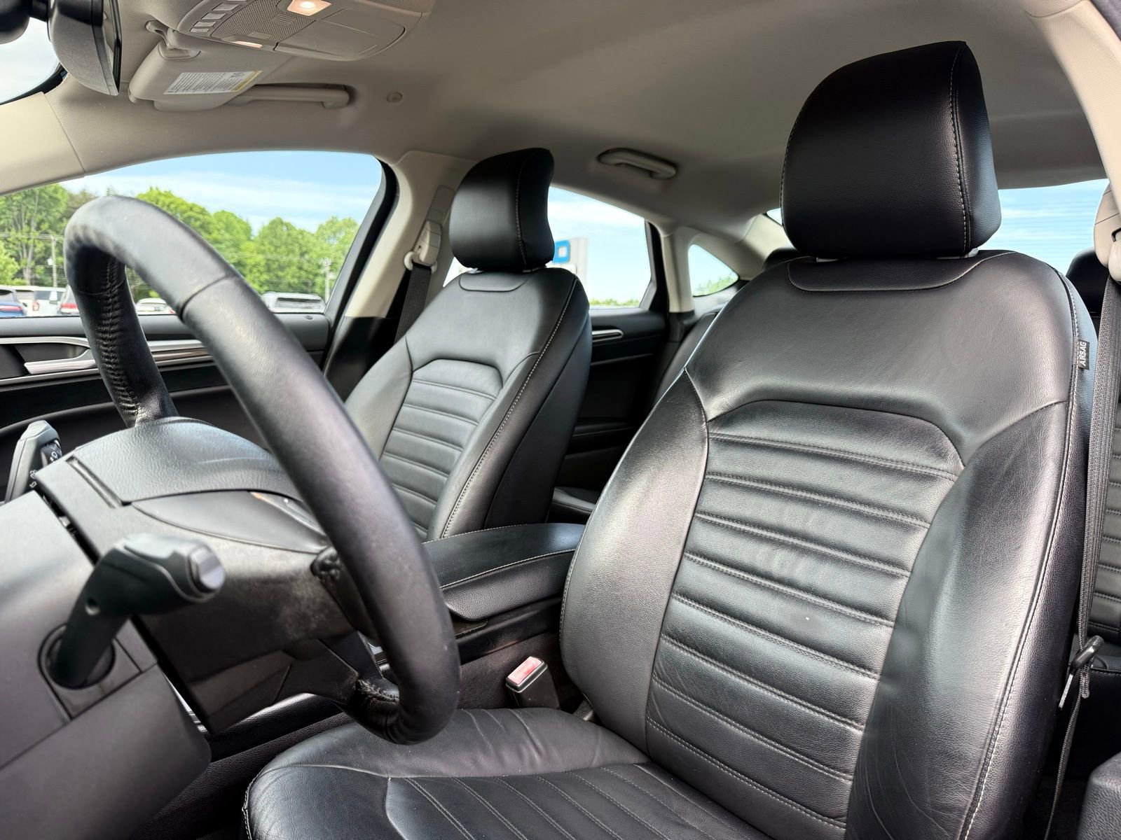Used 2018 Ford Fusion SE w/ Equipment Group 602A FWD image 14