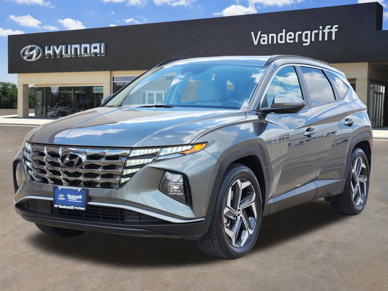 Used 2022 Hyundai Tucson SEL w/ Convenience + Premium Package FWD image 2