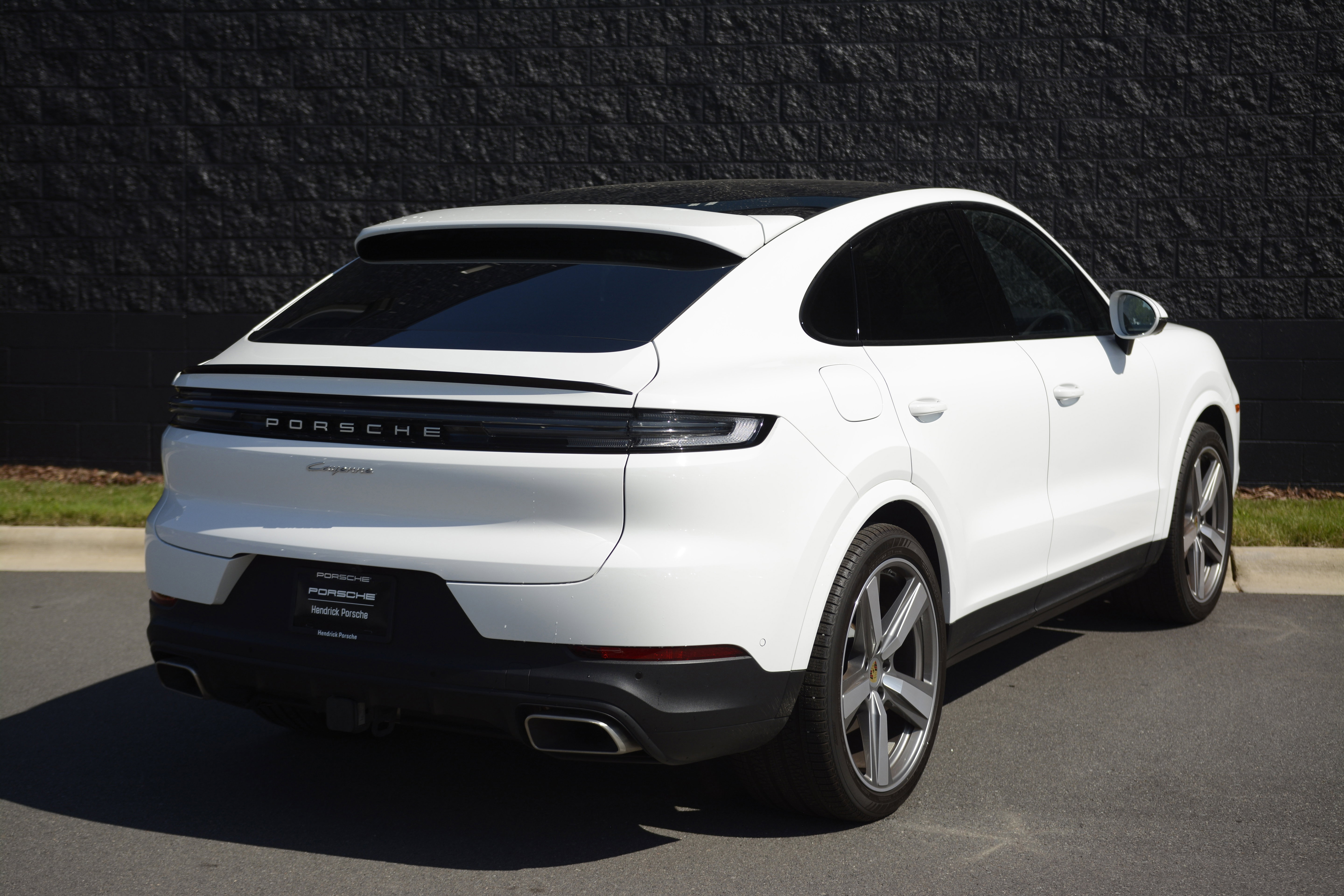 Certified 2024 Porsche Cayenne Coupe AWD/4WD image 7