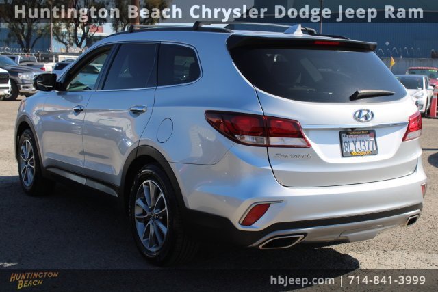 Used 2018 Hyundai Santa Fe SE image 3
