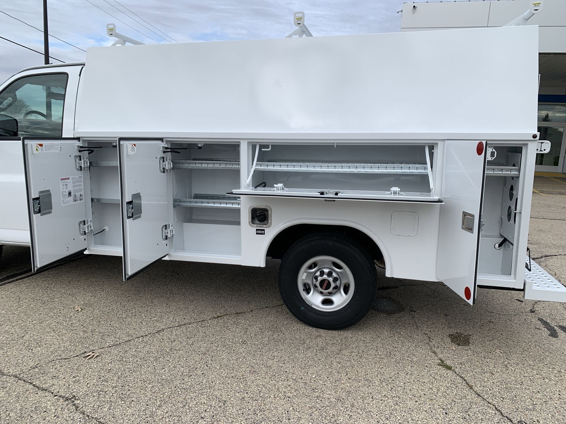 New 2025 GMC Savana 3500 w/ Power Convenience Package RWD image 41