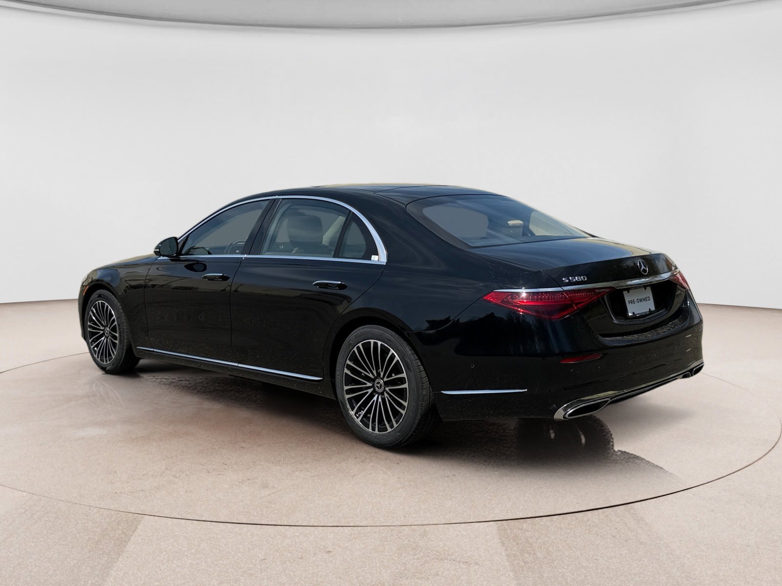 Used 2022 Mercedes-Benz S 580 4MATIC Sedan image 3