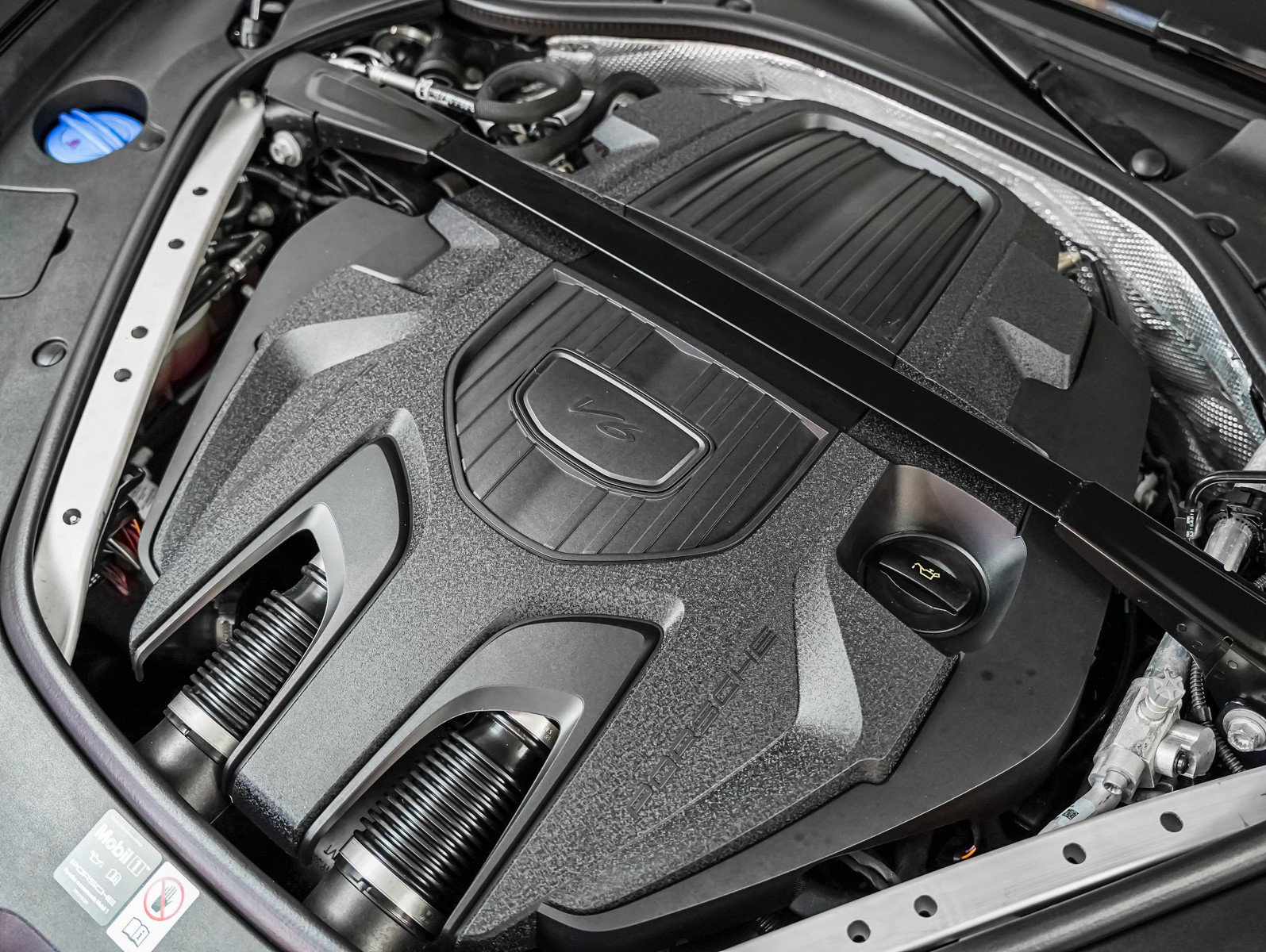 Certified 2025 Porsche Panamera 4S w/ Premium Package image 12