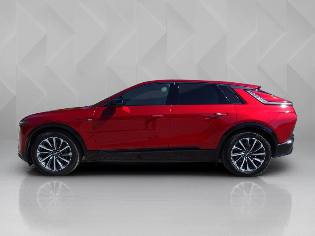 Used 2024 Cadillac Lyriq Sport RWD image 2