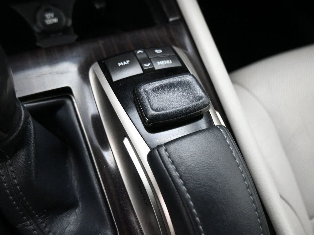 Used 2016 Lexus LS 460 w/ Comfort Package image 16