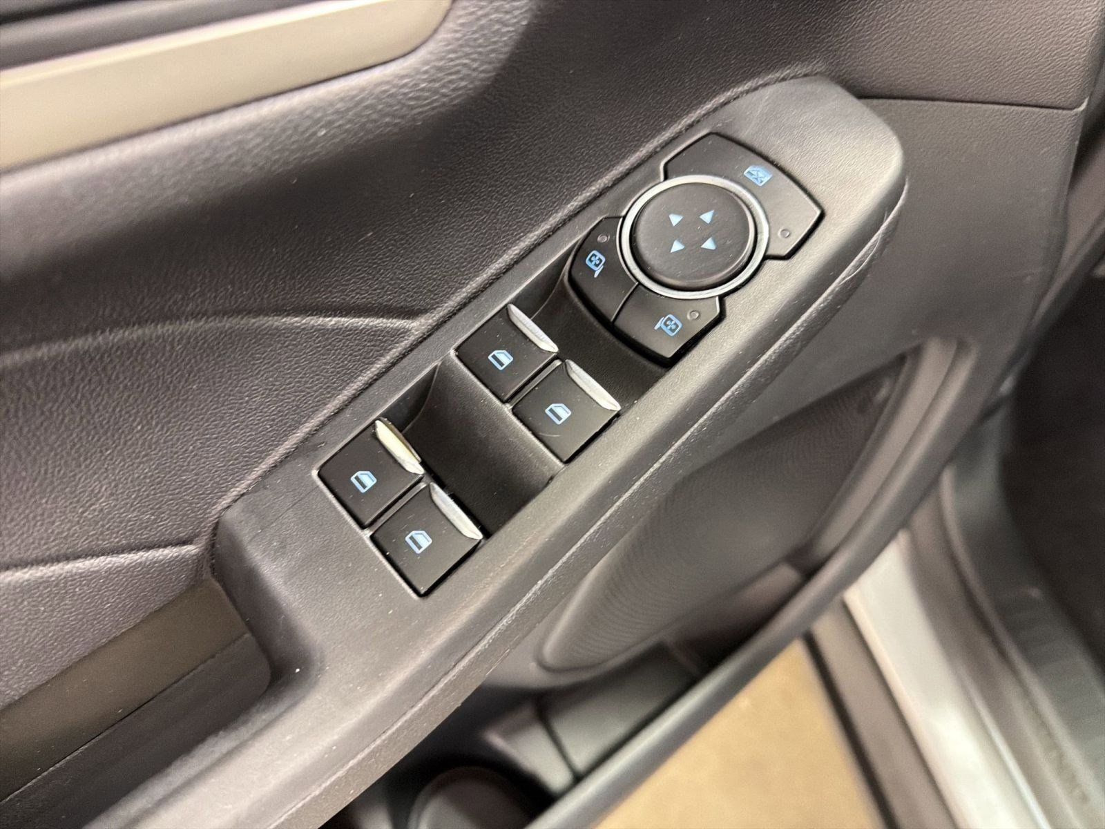 Used 2022 Ford Escape SE w/ Convenience Package FWD image 13