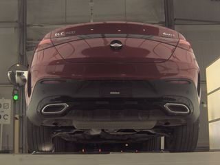 Used 2024 Mercedes-Benz GLC 300 4MATIC w/ AMG Line image 9