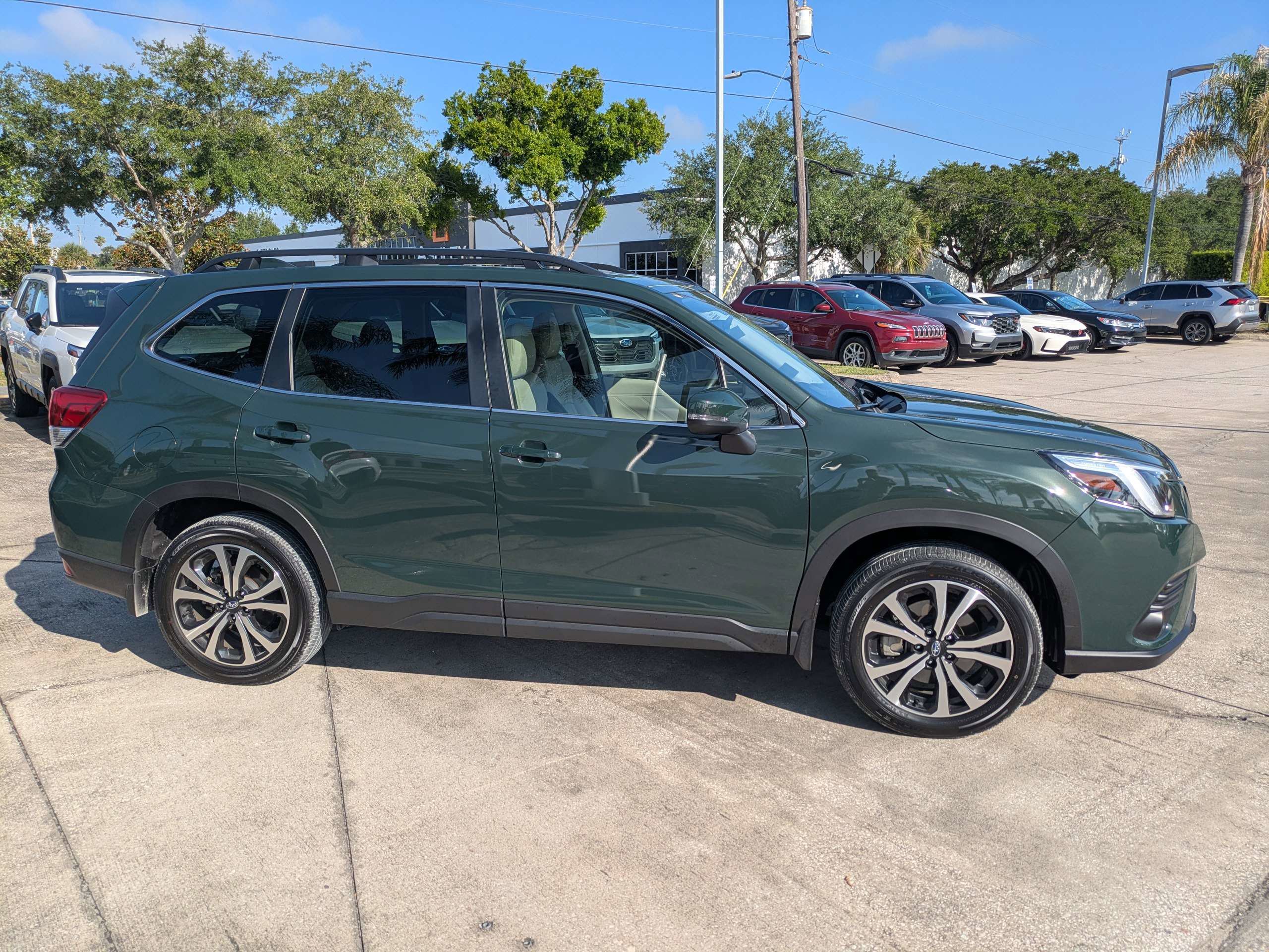 Certified 2023 Subaru Forester Limited AWD/4WD image 3