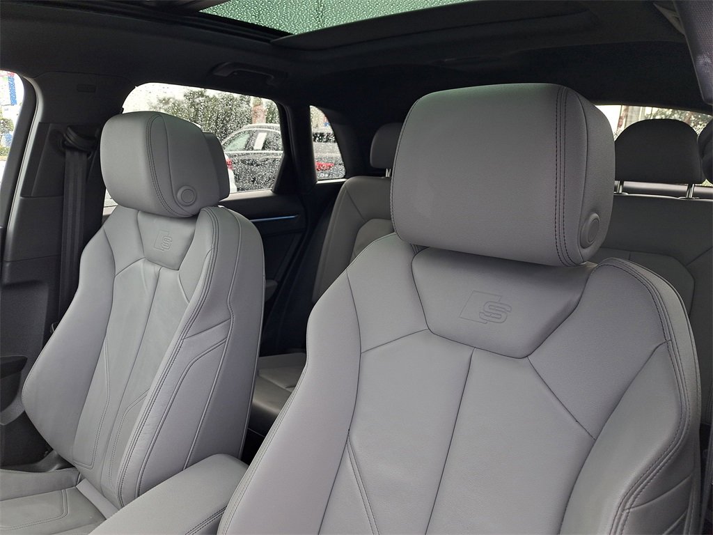 Used 2023 Audi Q3 2.0T Premium Plus w/ Premium Plus Package image 17