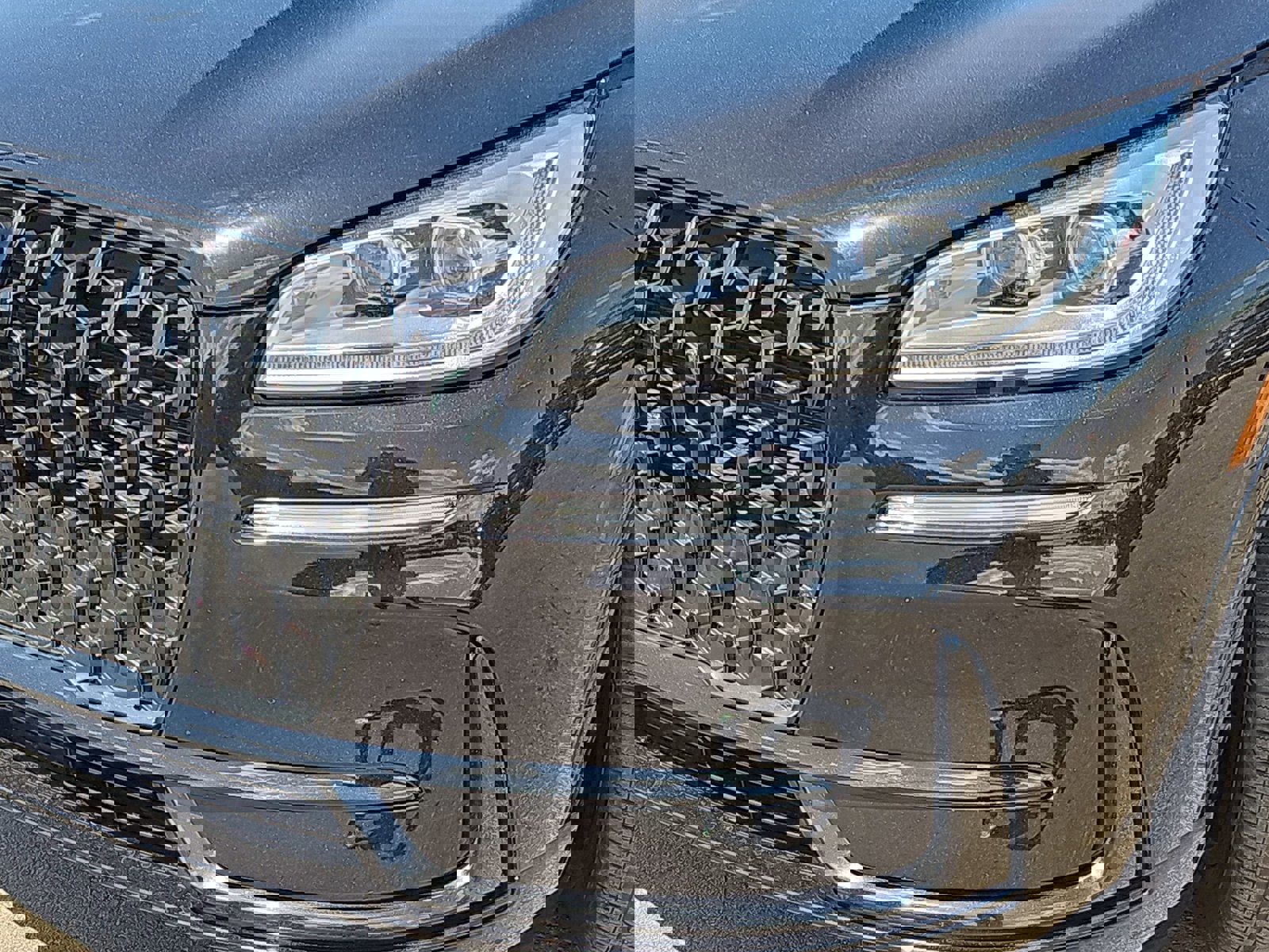 Used 2023 Lincoln Corsair Reserve w/ Jet Appearance Package FWD image 31