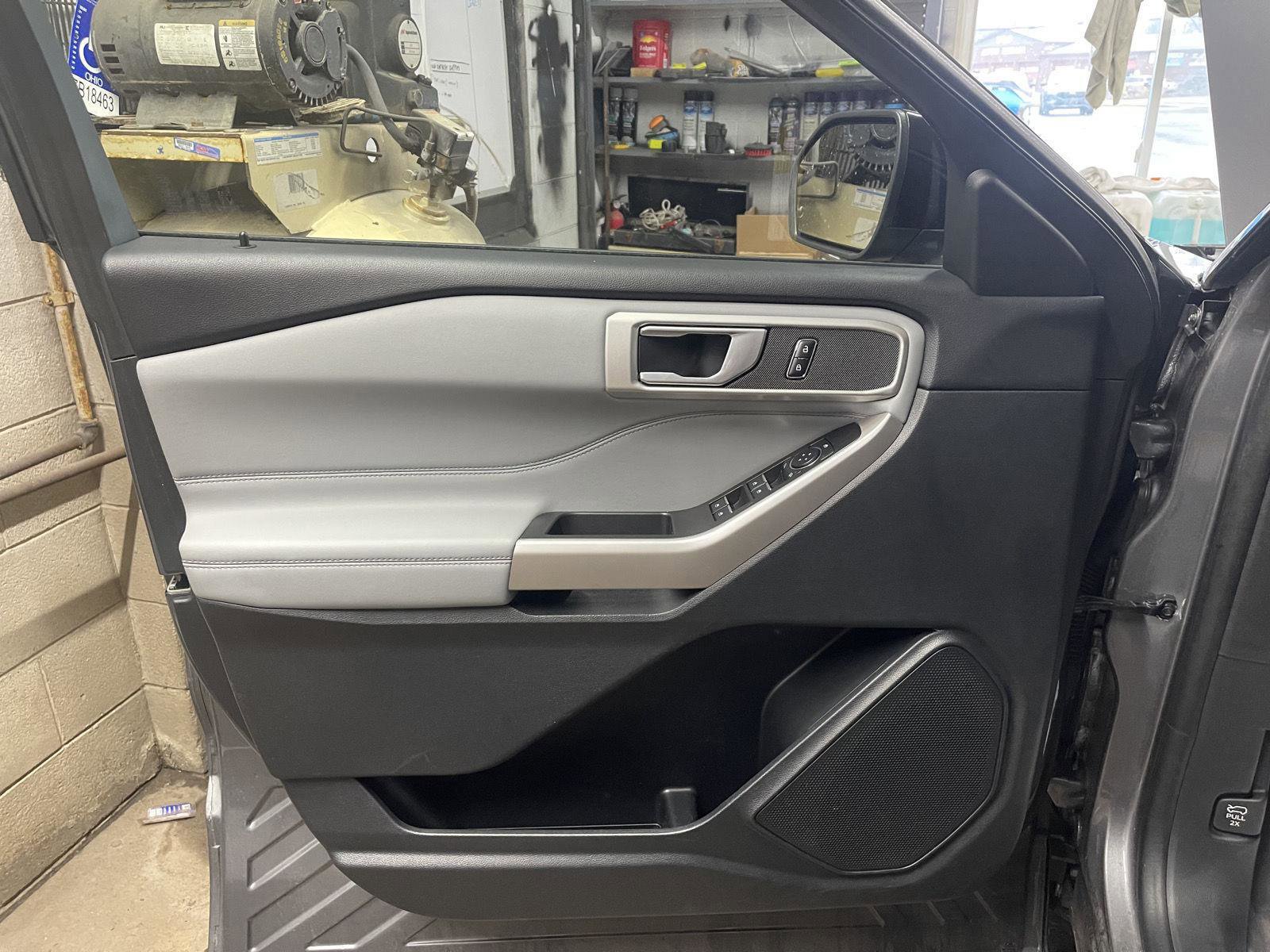 Used 2023 Ford Explorer XLT w/ Equipment Group 202A image 12