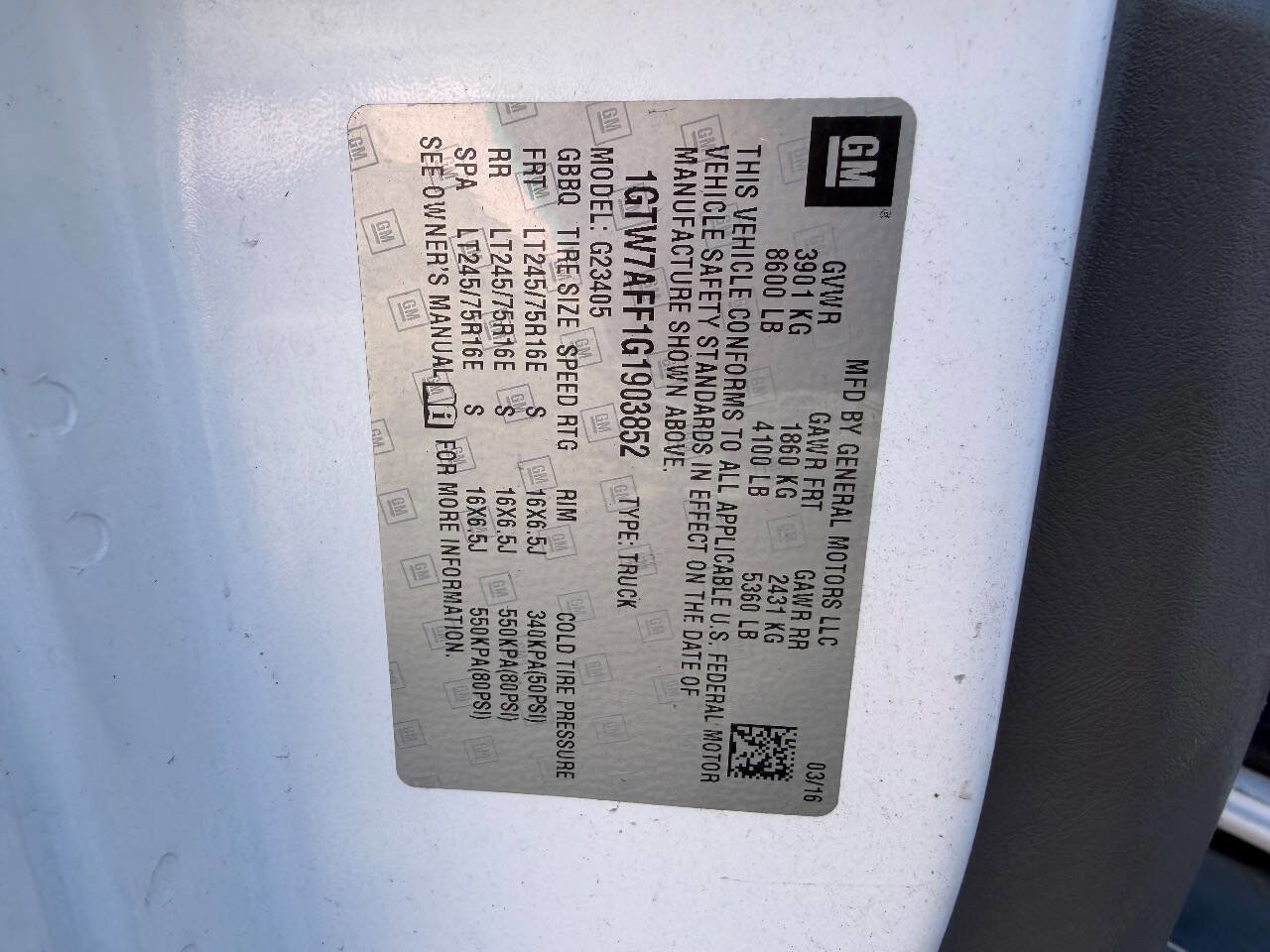 Used 2016 GMC Savana 2500 image 33