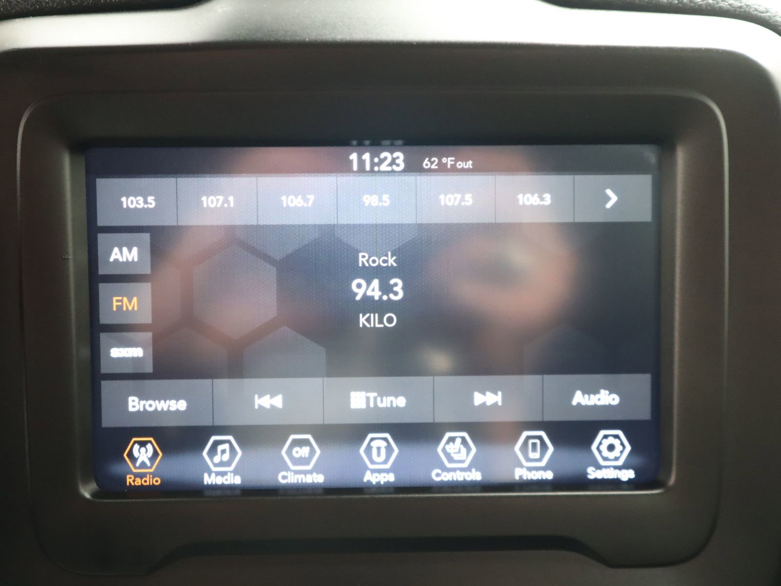 Used 2020 Jeep Renegade Latitude w/ Cold Weather Group image 42