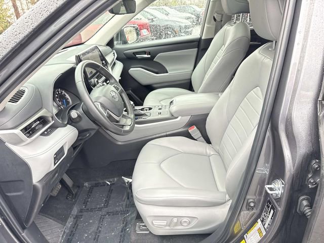 Used 2024 Toyota Highlander XLE image 14