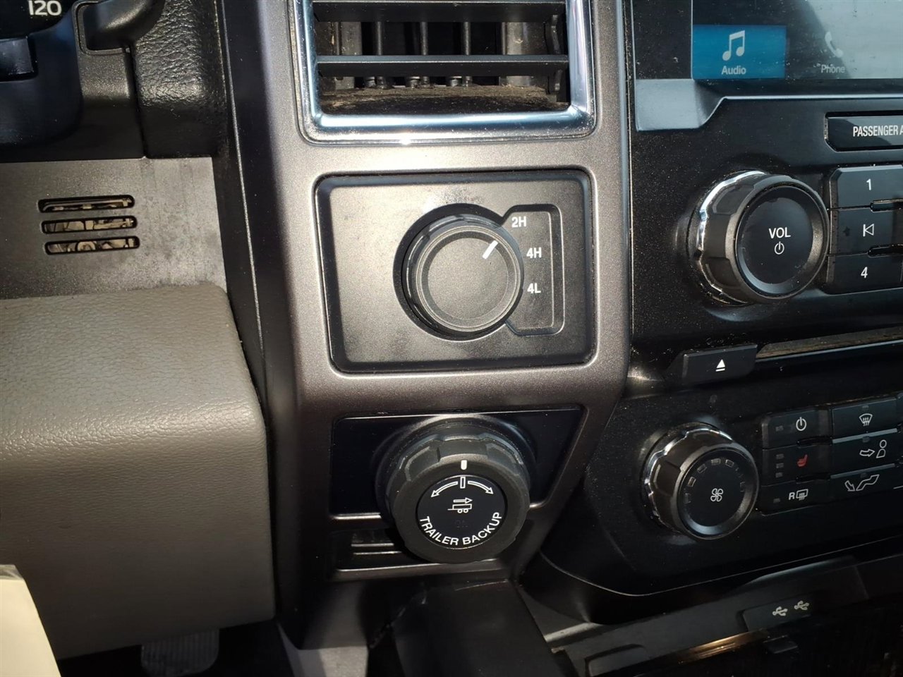 Used 2016 Ford F150 XLT w/ Equipment Group 302A Luxury image 14