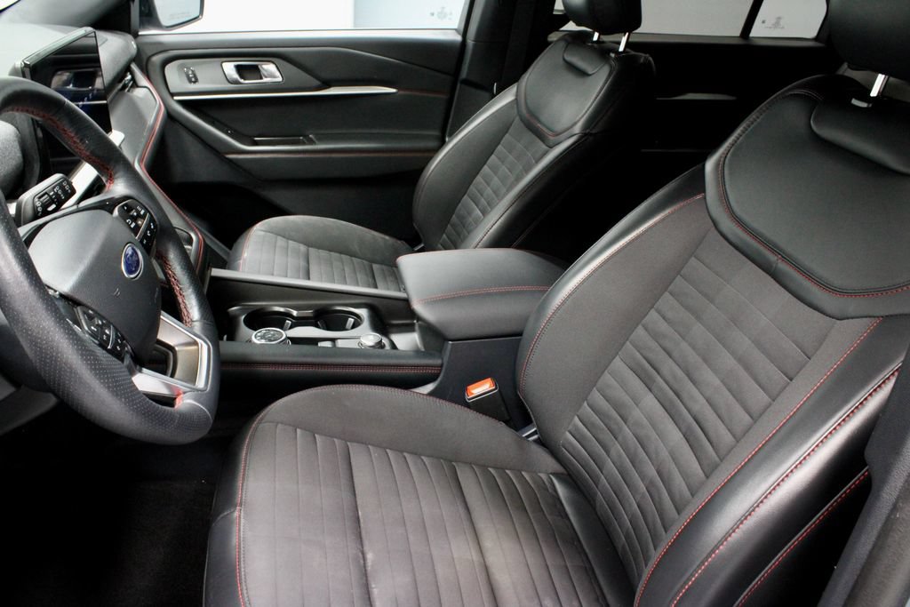 Certified 2025 Ford Explorer ST-Line AWD/4WD image 25