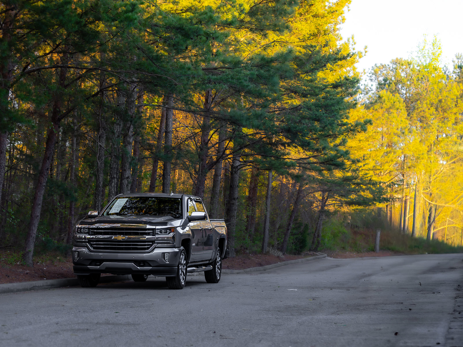Used 2017 Chevrolet Silverado 1500 High Country image 36