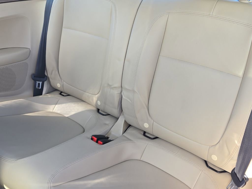 Used 2014 Volkswagen Beetle 1.8T image 8