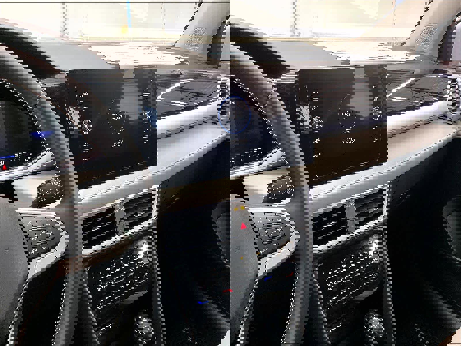 New 2026 Volkswagen Taos SE image 9