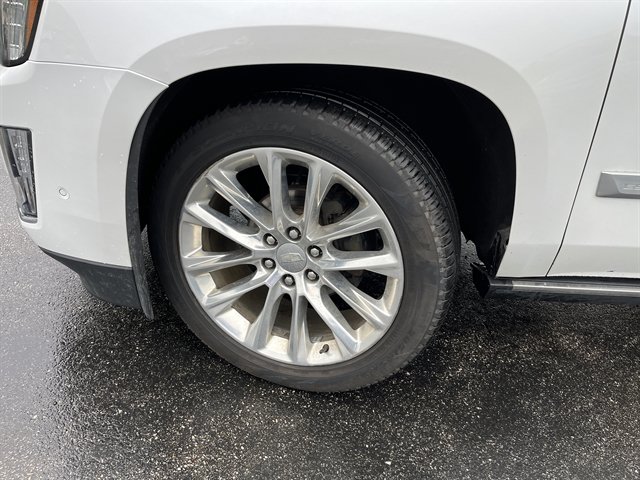 Used 2020 Cadillac Escalade Premium Luxury AWD/4WD image 13
