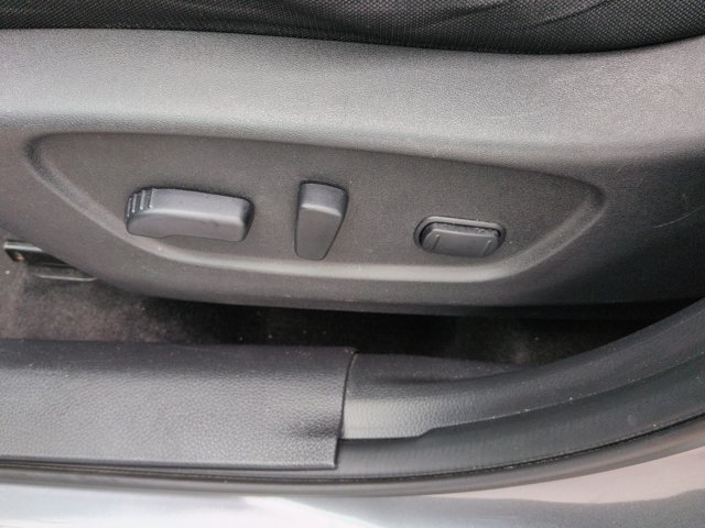 Used 2017 Nissan Rogue SV AWD/4WD image 21