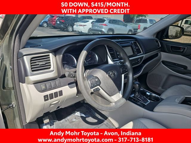 Used 2017 Toyota Highlander LE FWD image 9