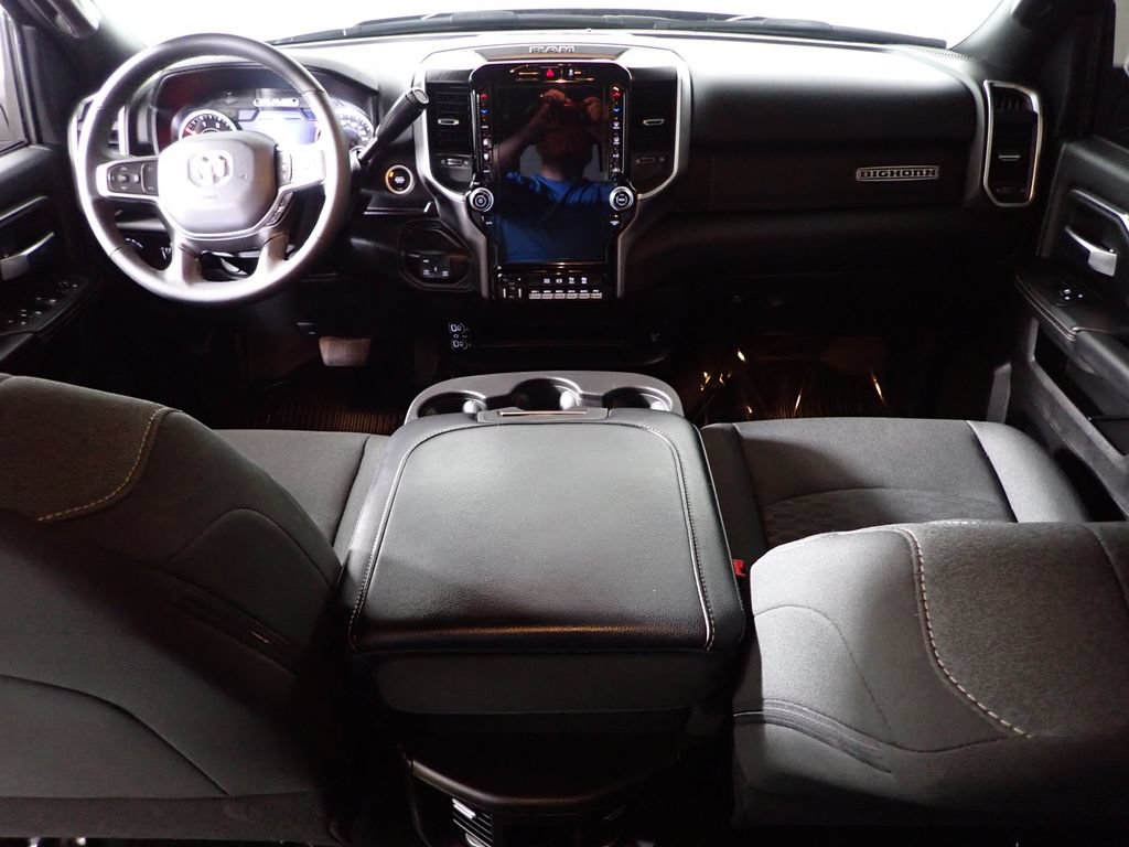 Used 2025 RAM 5500 4x4 Crew Cab image 31