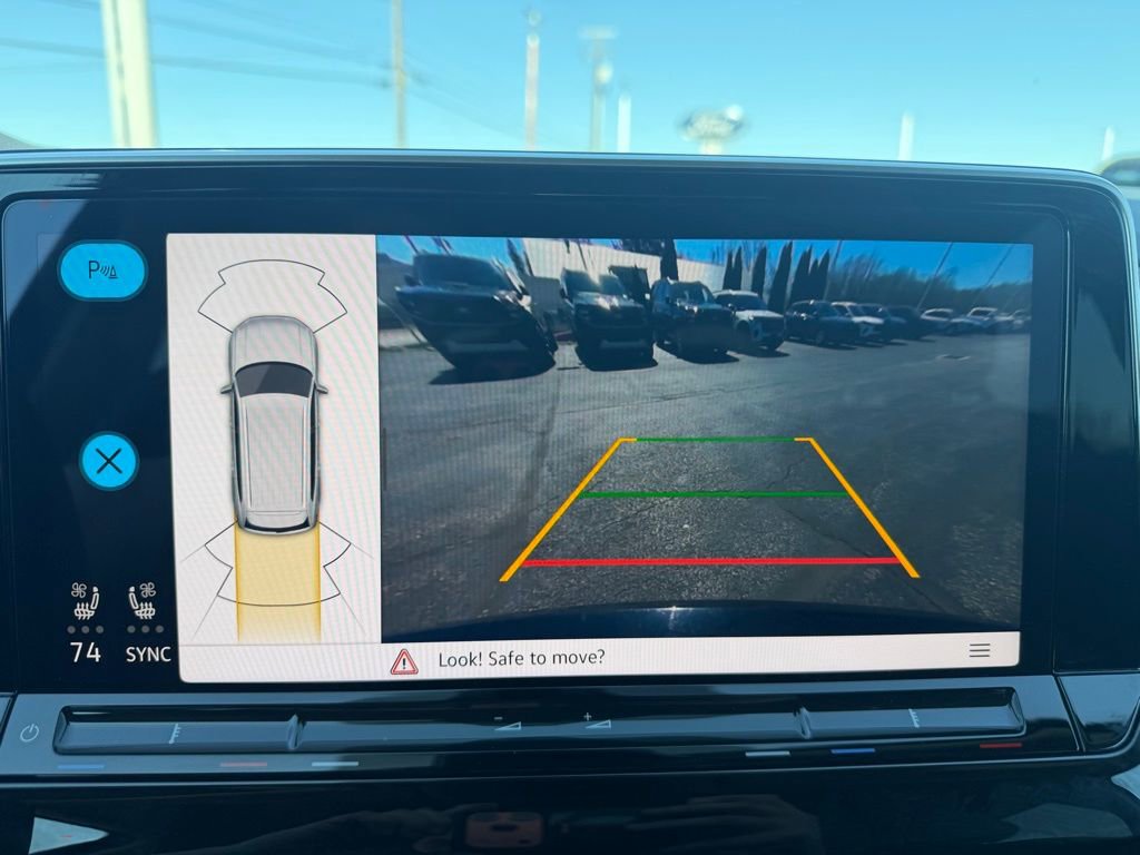 Used 2025 Volkswagen Atlas SE image 30