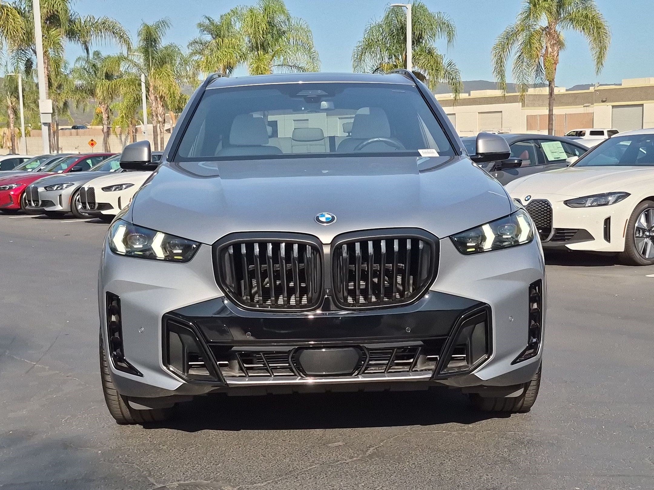 Used 2026 BMW X5 xDrive40i w/ M Sport Package AWD/4WD image 3