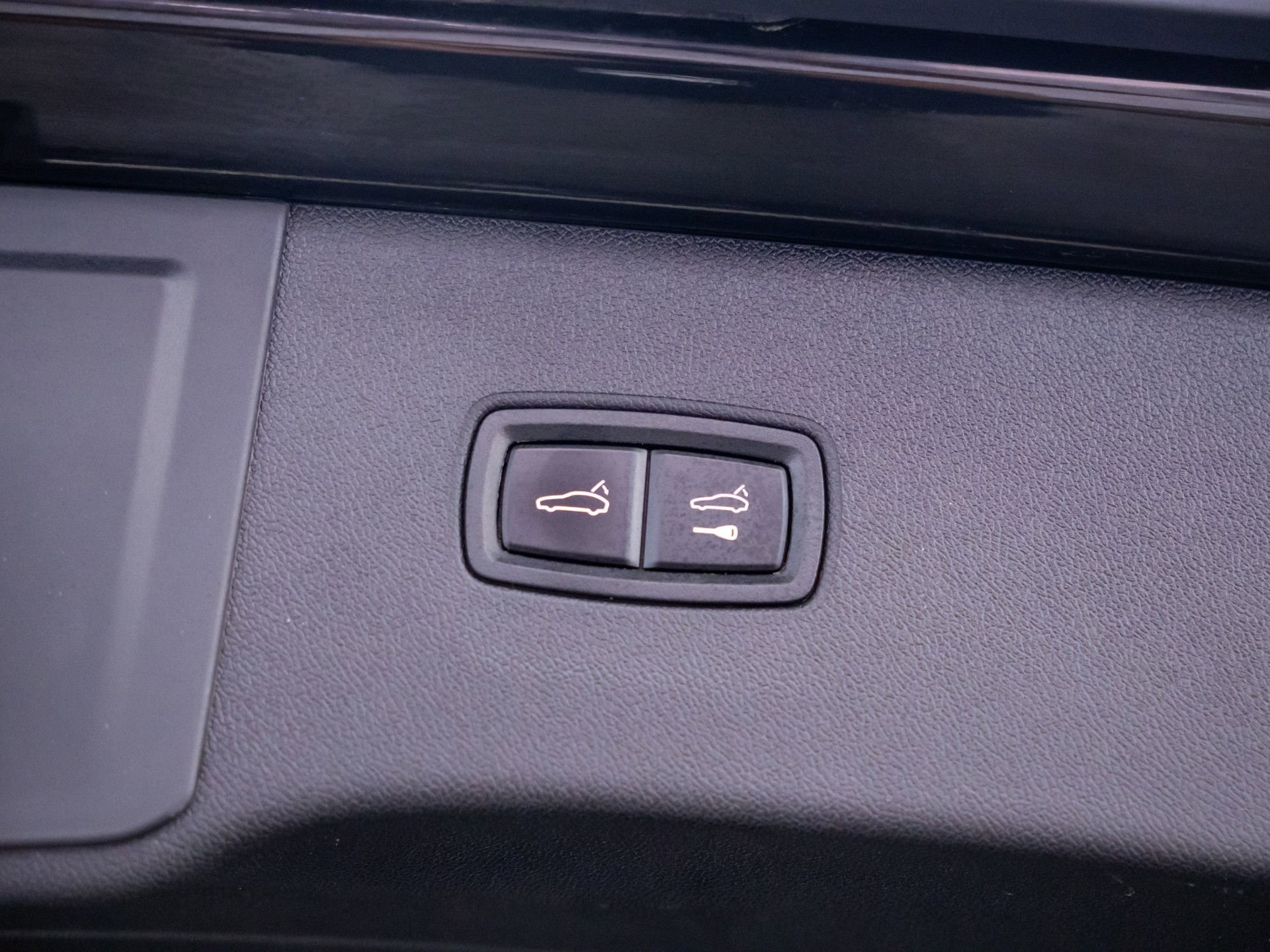 Certified 2025 Porsche Cayenne Turbo image 30