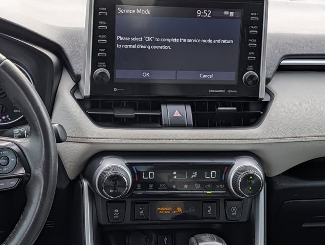 Used 2022 Toyota RAV4 XLE w/ Convenience Package image 15