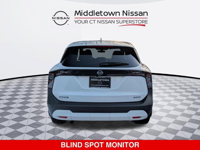 Used 2025 Nissan Kicks SV AWD/4WD image 4